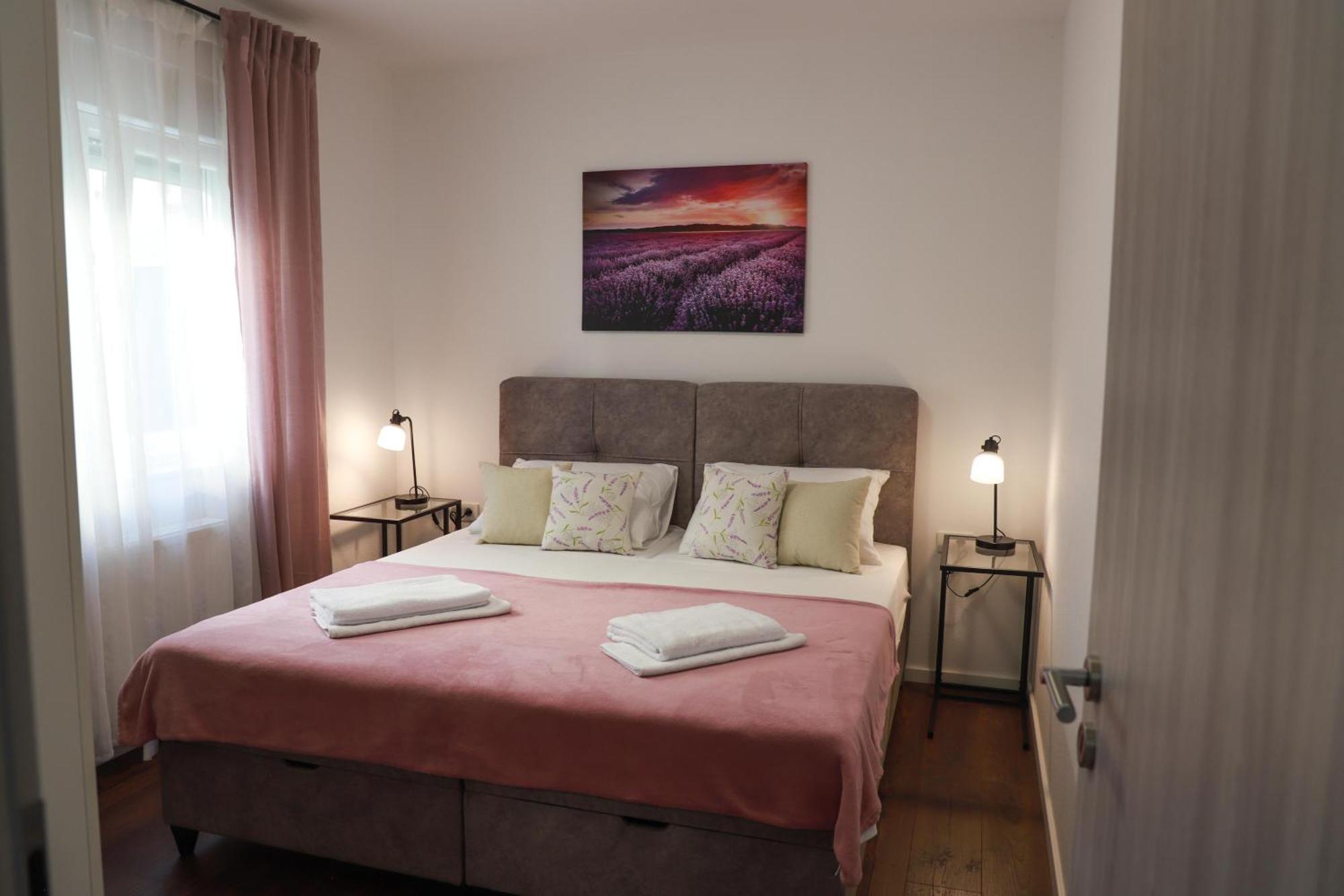 Holiday Apartments Ivano & Leo - Private Parking ซาดาร์ ภายนอก รูปภาพ