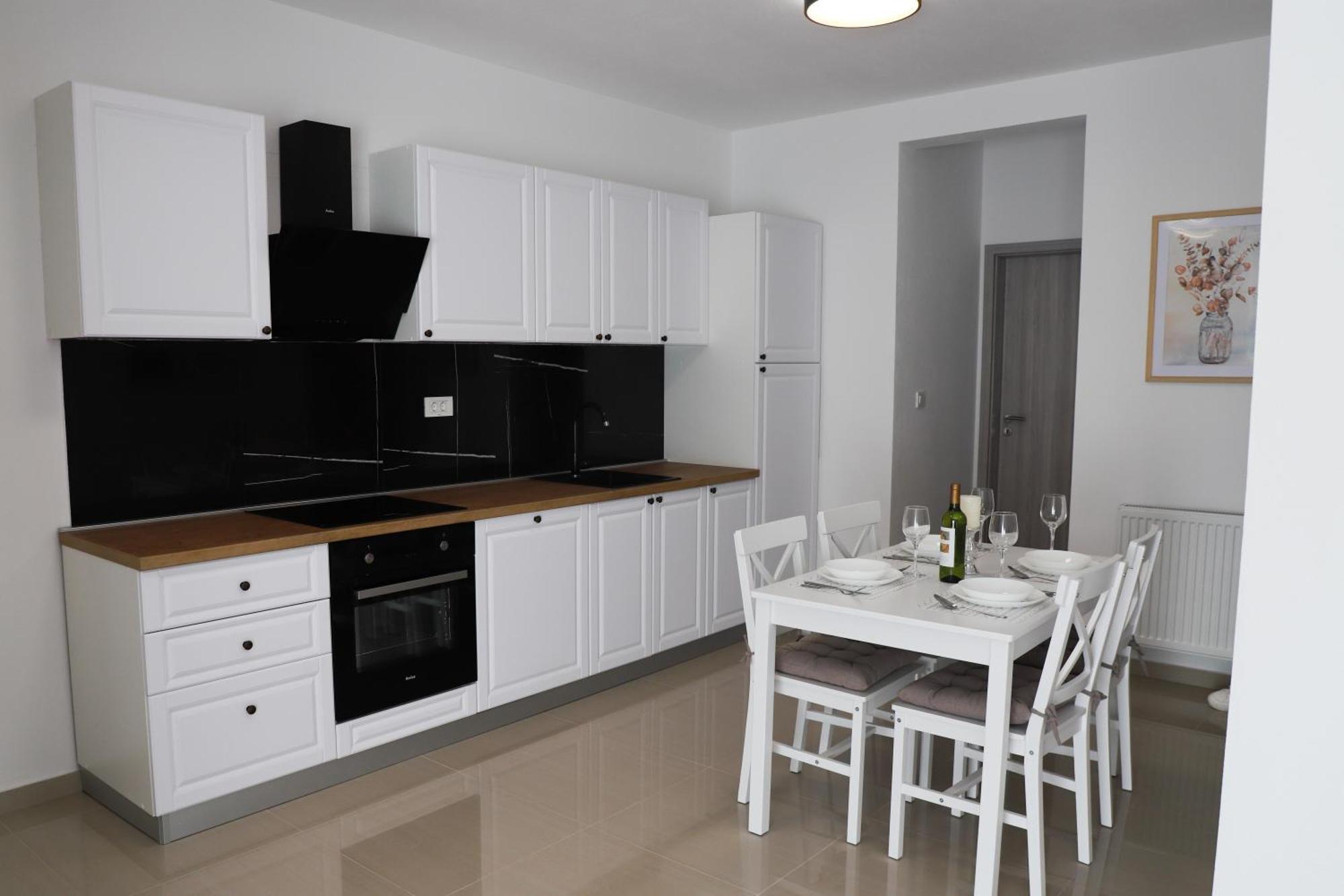 Holiday Apartments Ivano & Leo - Private Parking ซาดาร์ ภายนอก รูปภาพ