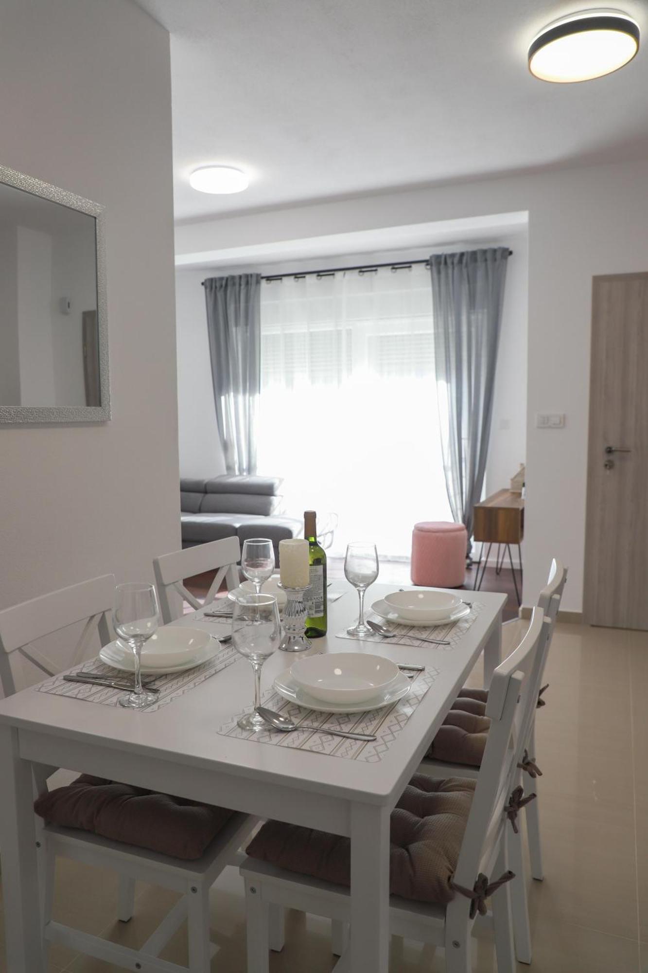 Holiday Apartments Ivano & Leo - Private Parking ซาดาร์ ภายนอก รูปภาพ