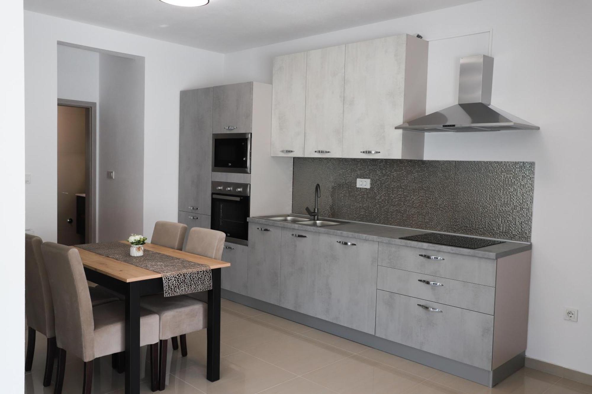 Holiday Apartments Ivano & Leo - Private Parking ซาดาร์ ภายนอก รูปภาพ