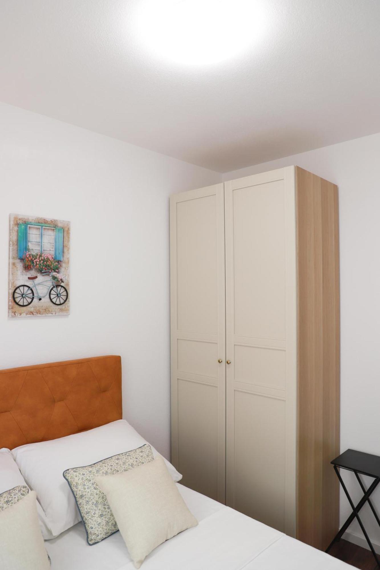 Holiday Apartments Ivano & Leo - Private Parking ซาดาร์ ภายนอก รูปภาพ