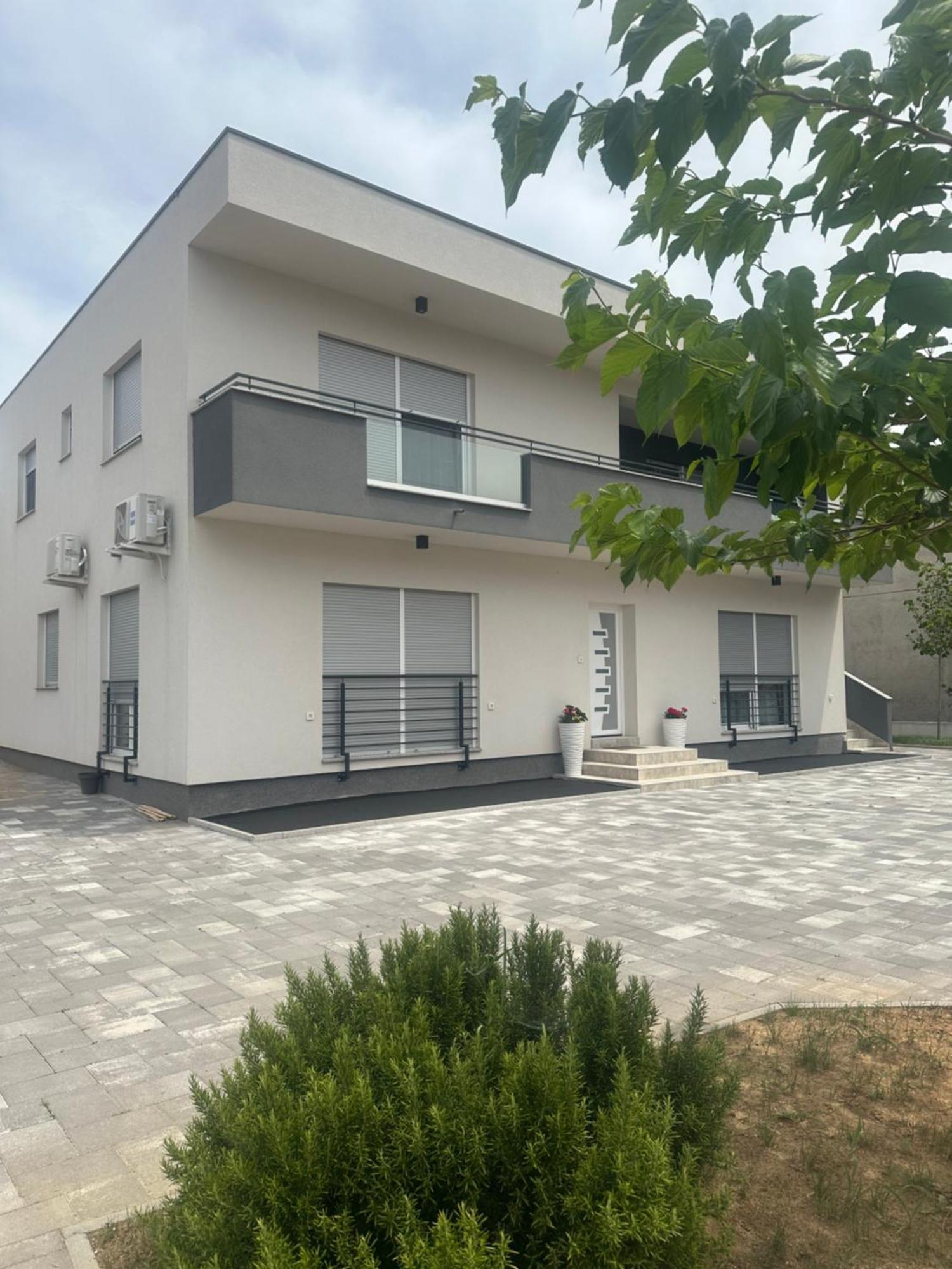 Holiday Apartments Ivano & Leo - Private Parking ซาดาร์ ภายนอก รูปภาพ